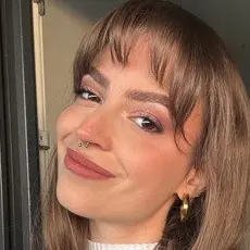 CV Conseillère de vente / make‑up artist